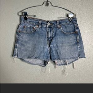 Levi’s 515 cutoff denim jean shorts. size 8